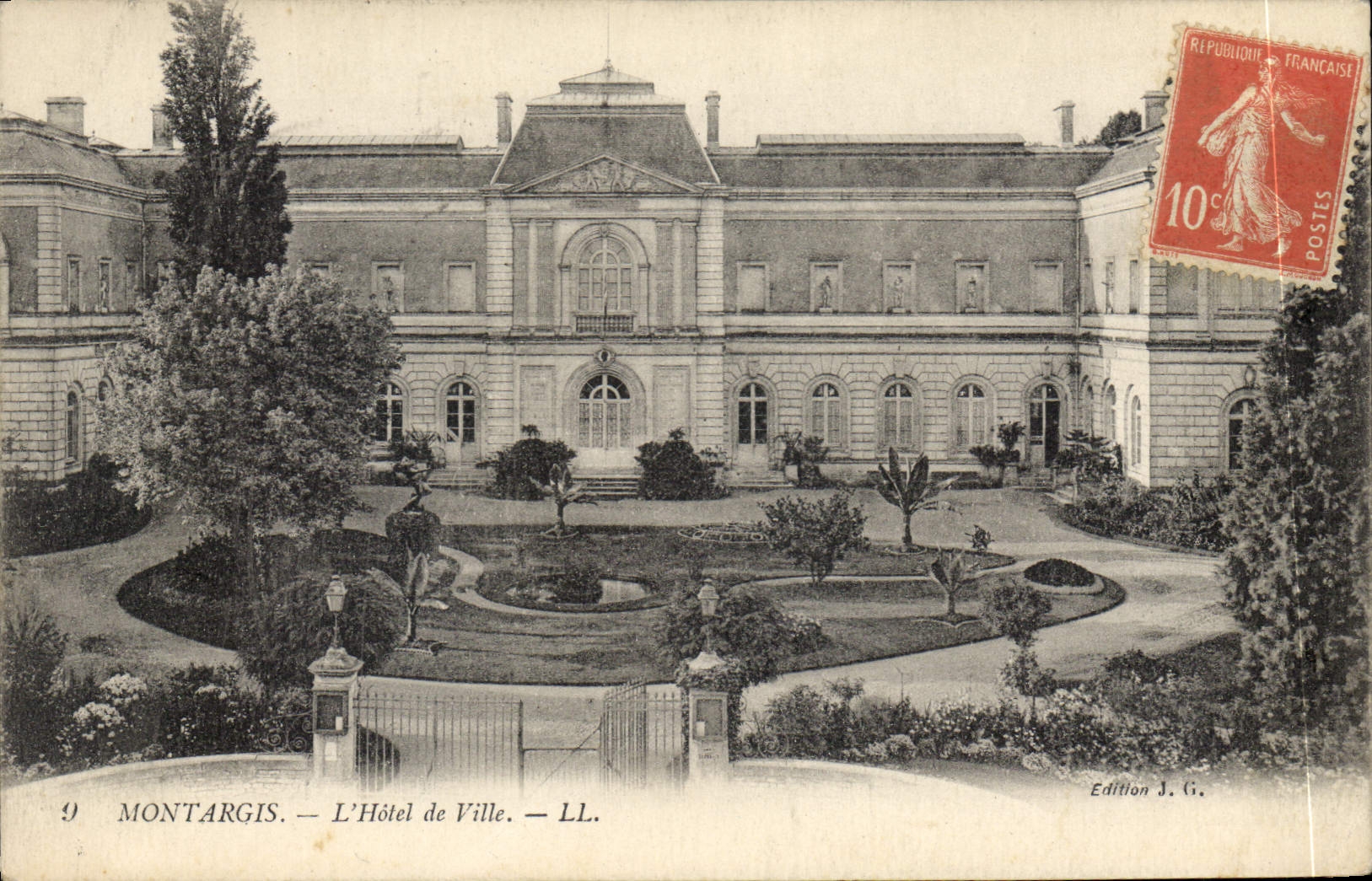 CPA Montargis L'Hotel de Ville