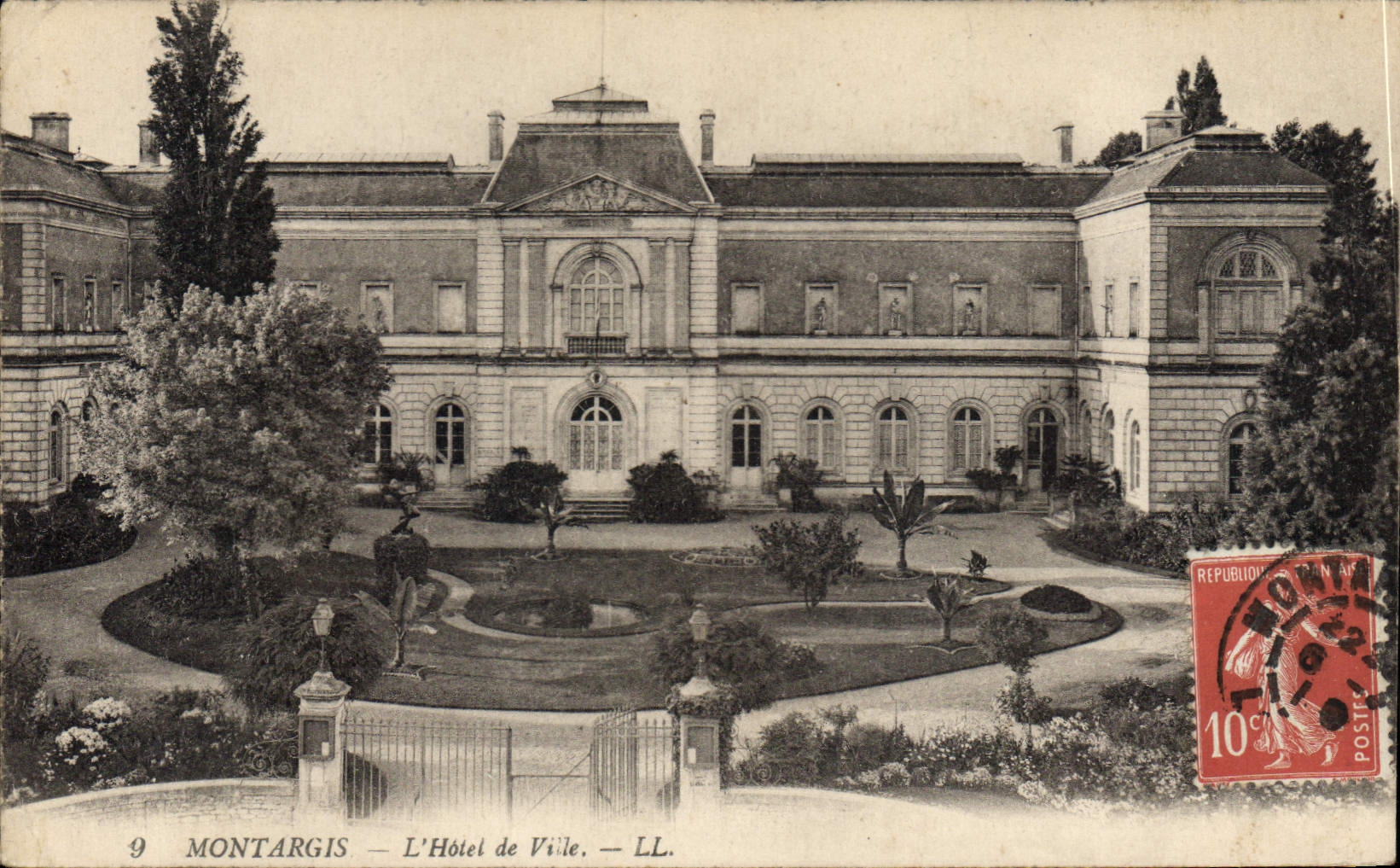 CPA Montargis L'Hotel de Ville
