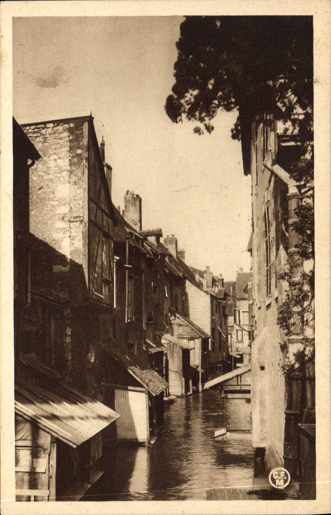 CPA Montargis Maison sur l'Eau