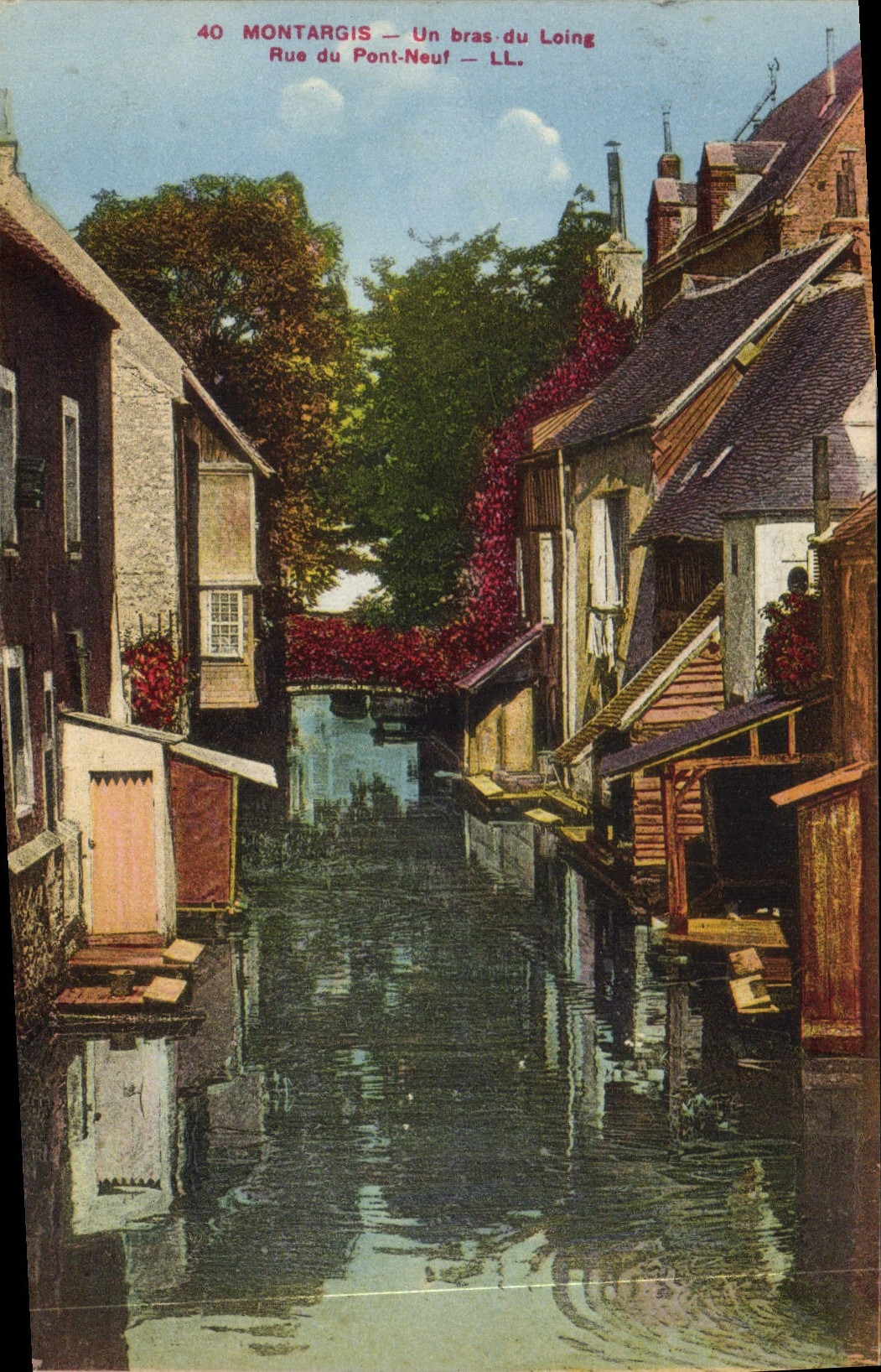 CPA Montargis Un Bras du Loing Rue du Pont Neuf