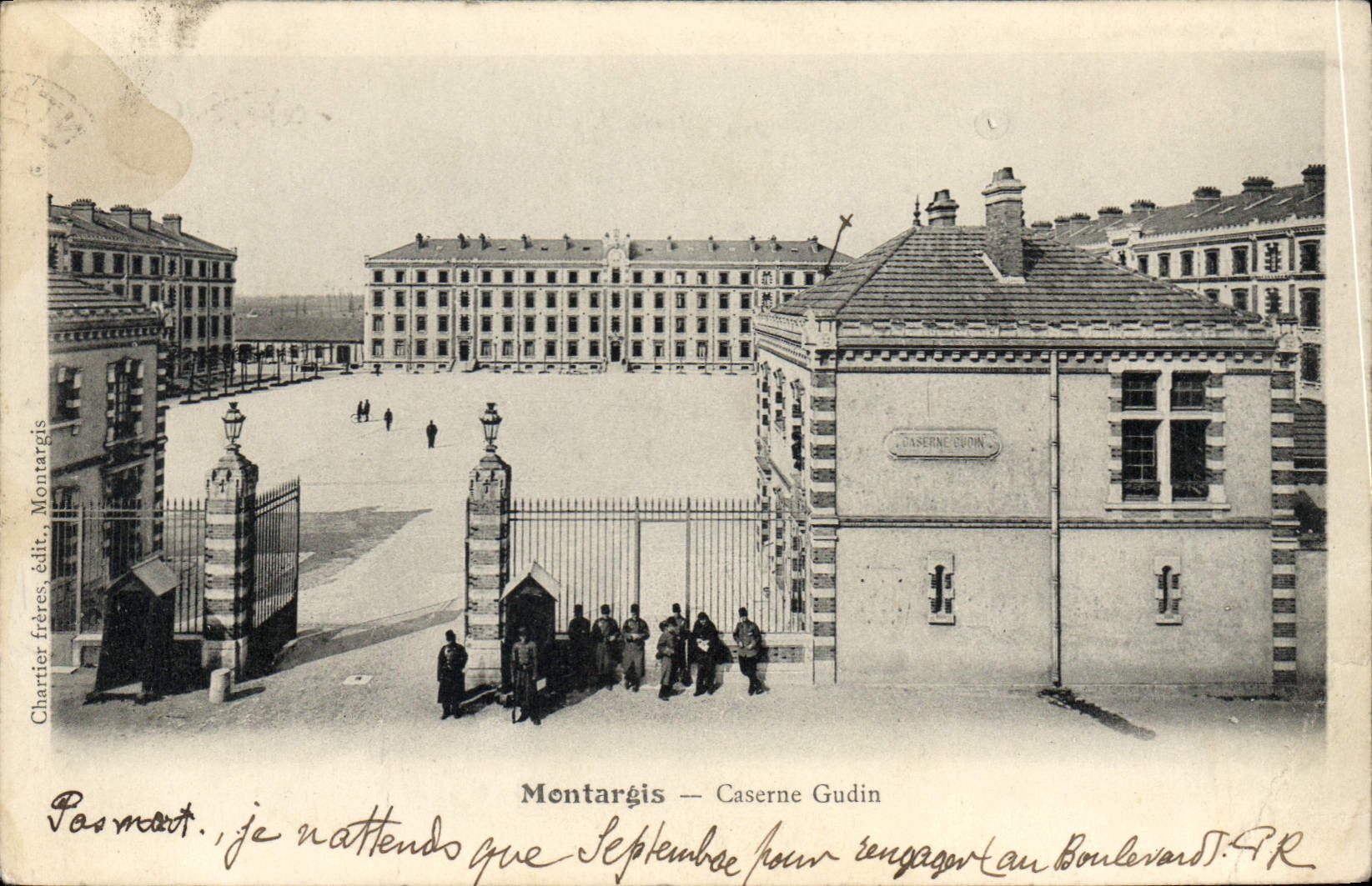CPA Montargis Caserne Gudin Militaria
