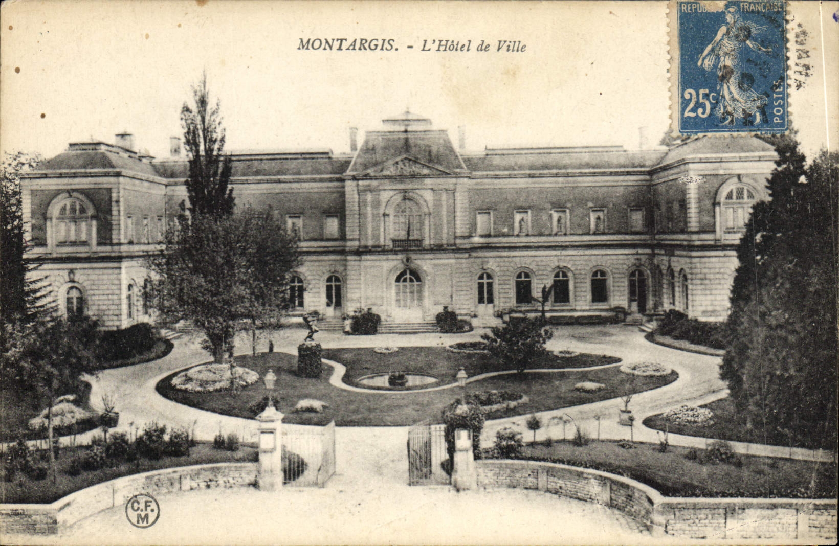 CPA Montargis L'Hotel de Ville