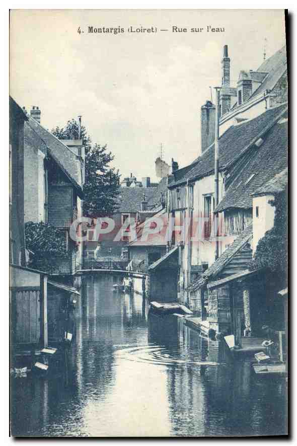 CPA Montargis (Loiret) Rue sur l'eau