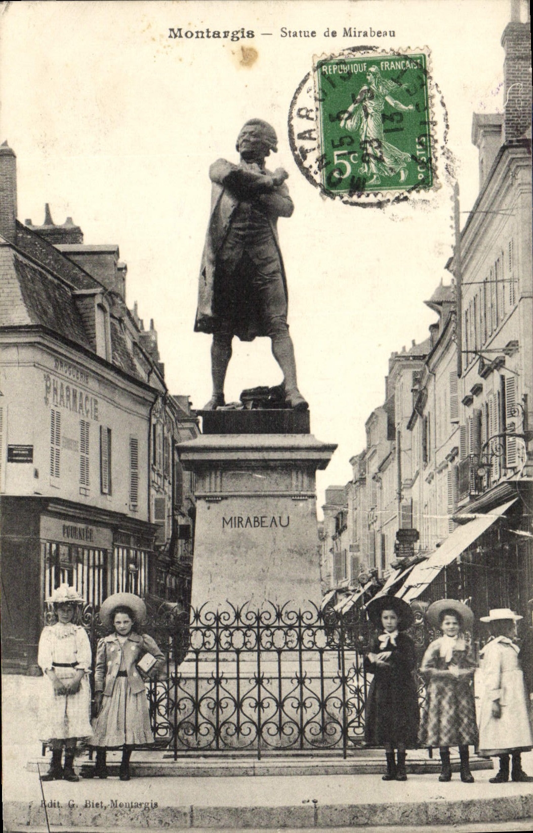 CPA Montargis Statue de Mirabeau
