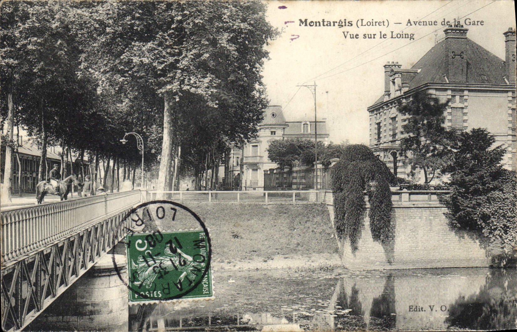 CPA Montargis (Loiret) Avenue de la Gare Vue sur le Loing