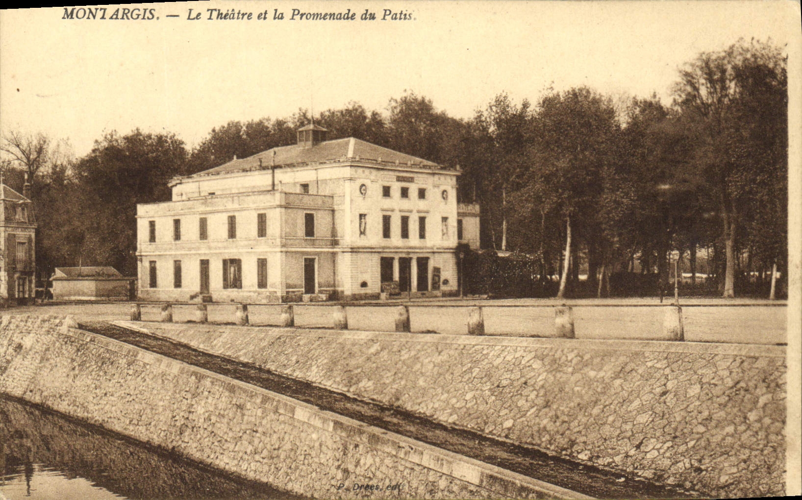 Montargis — Le Théâtre et la Promenade du Patís — P. Dreeen, n° 641