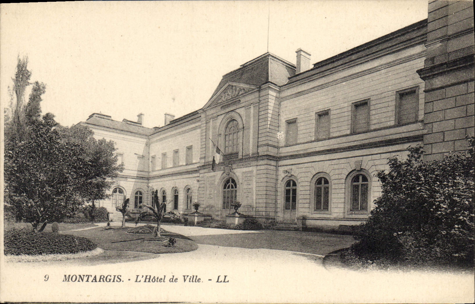 CPA Montargis L'Hotel de Ville