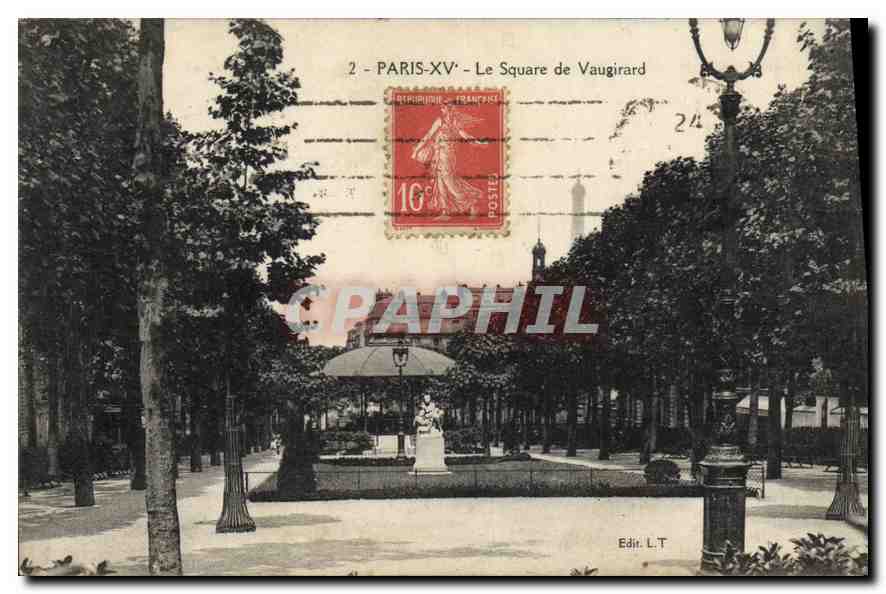 CPA Paris XV Le Square de Vaugirard Tour Eiffel