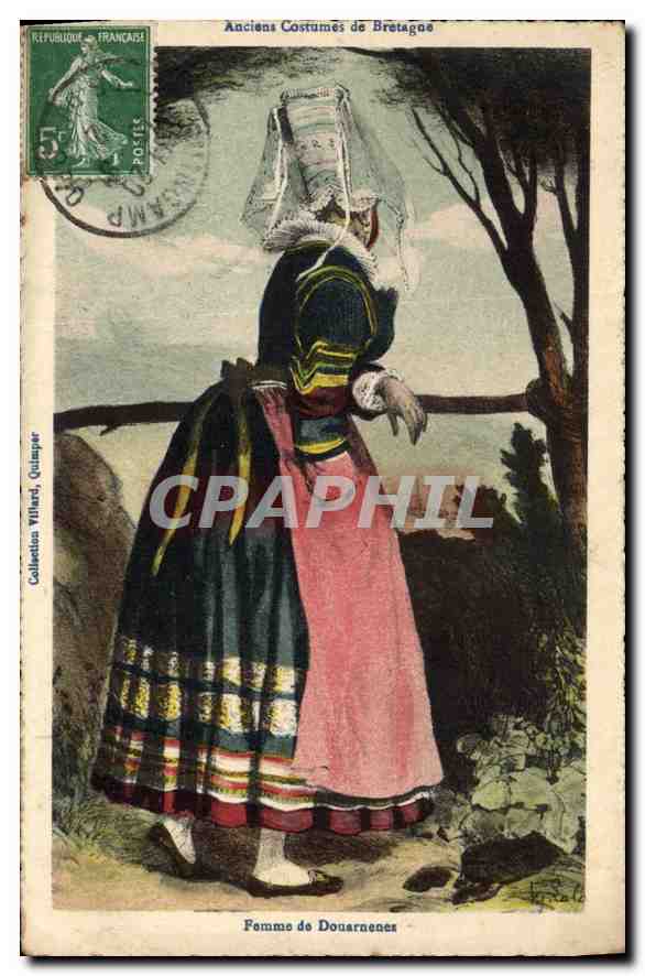 CPA Anciens Costumes de Bretagne Femme de Douarnenez Folklore