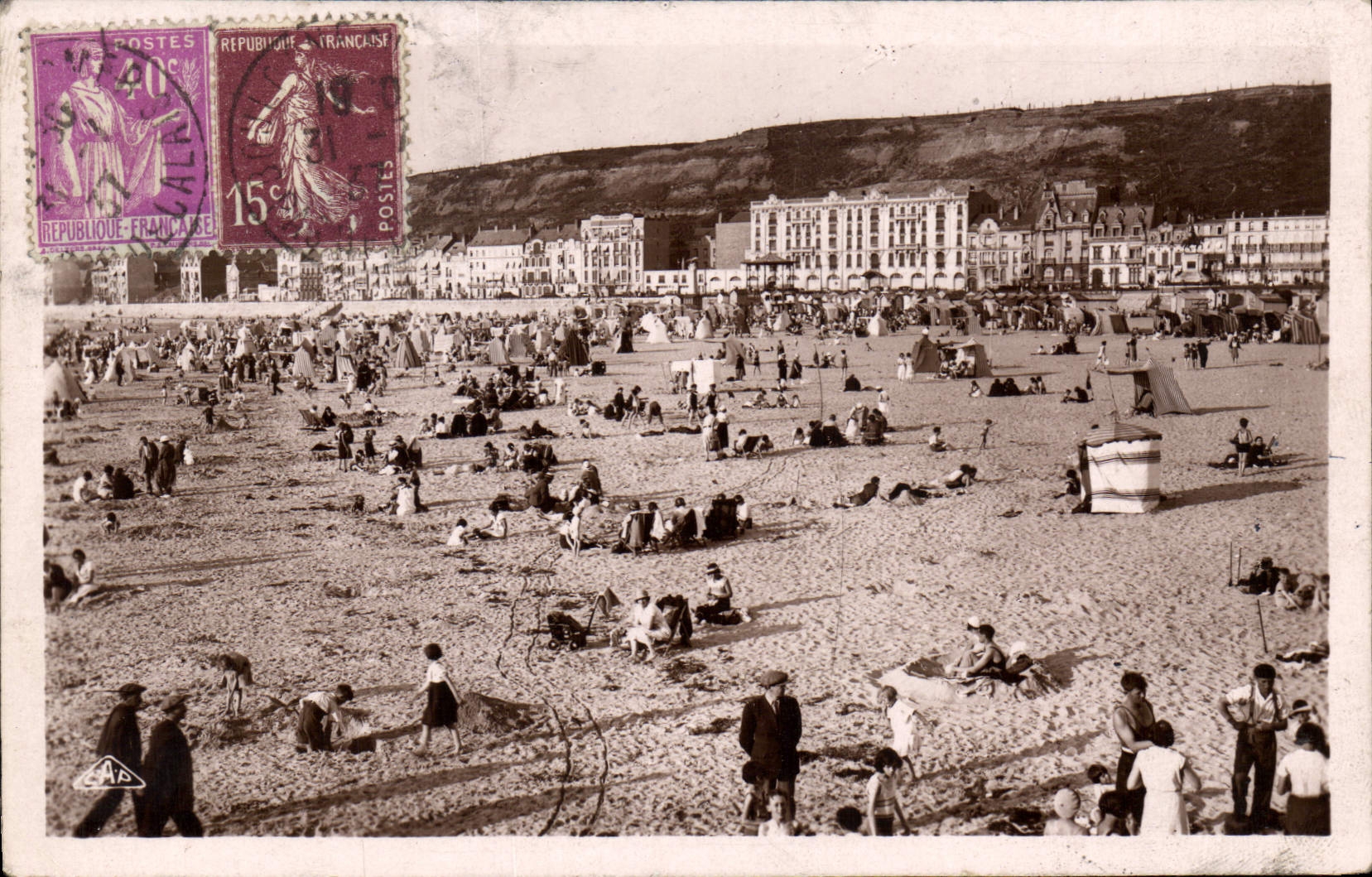 Boulogne-sur-Mer — plage animée — P. Strasbourg