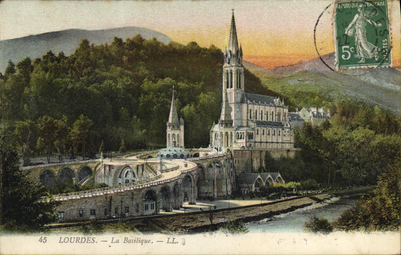 CPA Lourdes La Basilique 