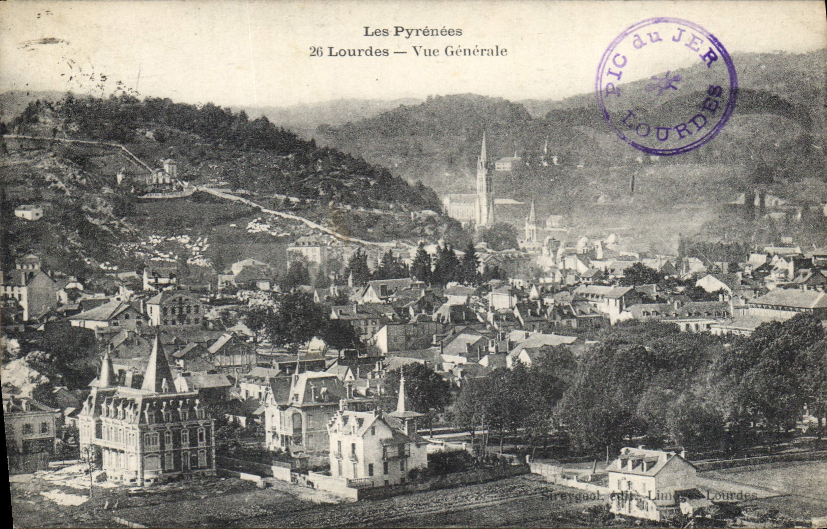 CPA Les Pyrenees Lourdes Vue generale 
