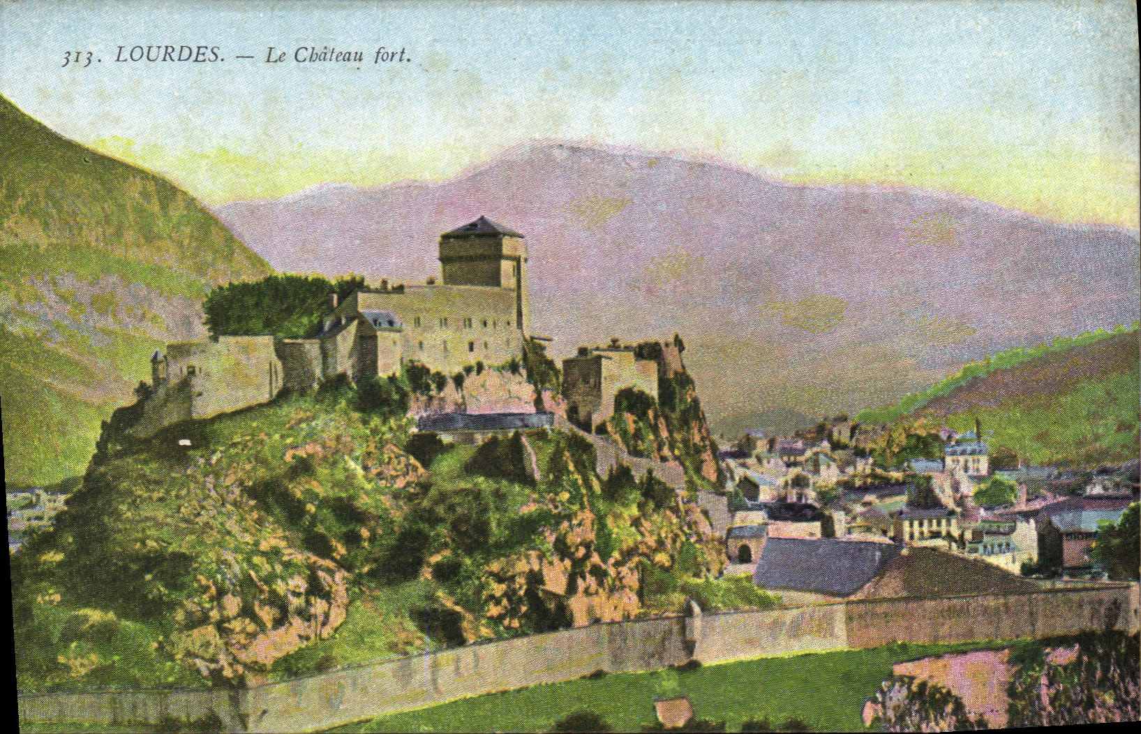 CPA Lourdes Le Chateau fort 