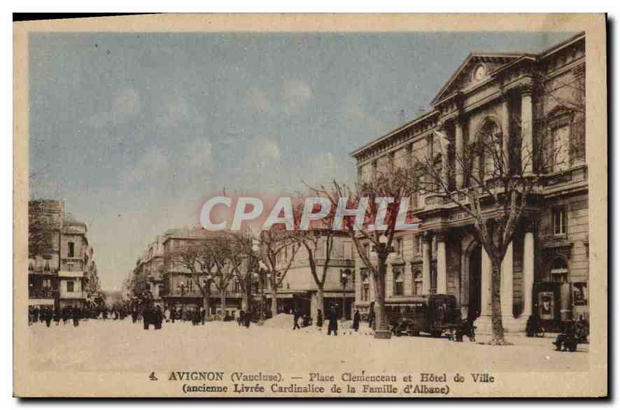 CPA Avignon Vaucluse place Clemenceau et hotel de ville ancienne Livree Cardinalice de la famille d'