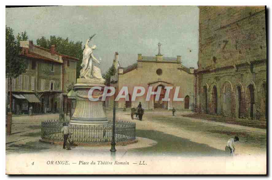 CPA Orange Place du Theatre Romain 
