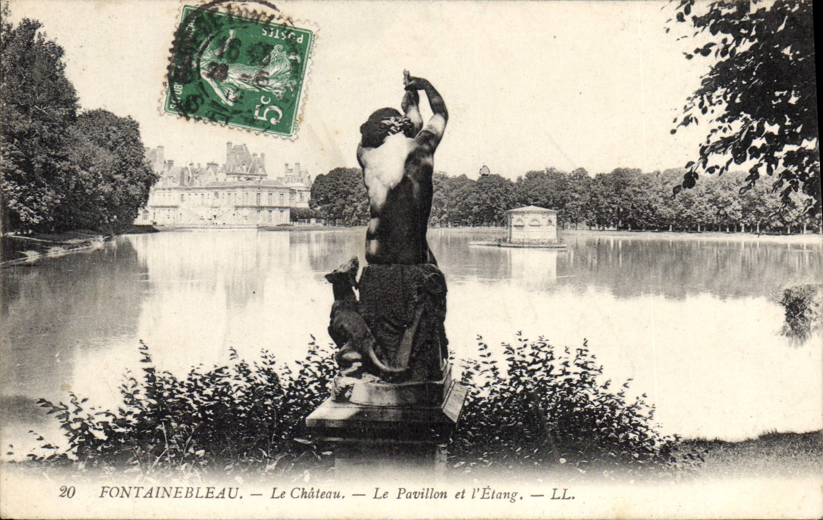 Fontainebleau — Schloss, Pavillon und Teich — LL.