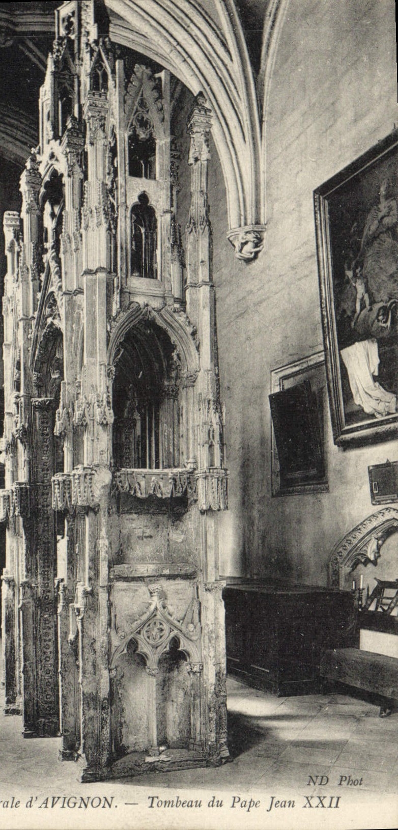 CPA Cathedrale d'Avignon Tombeau du Pape Jean XXII 