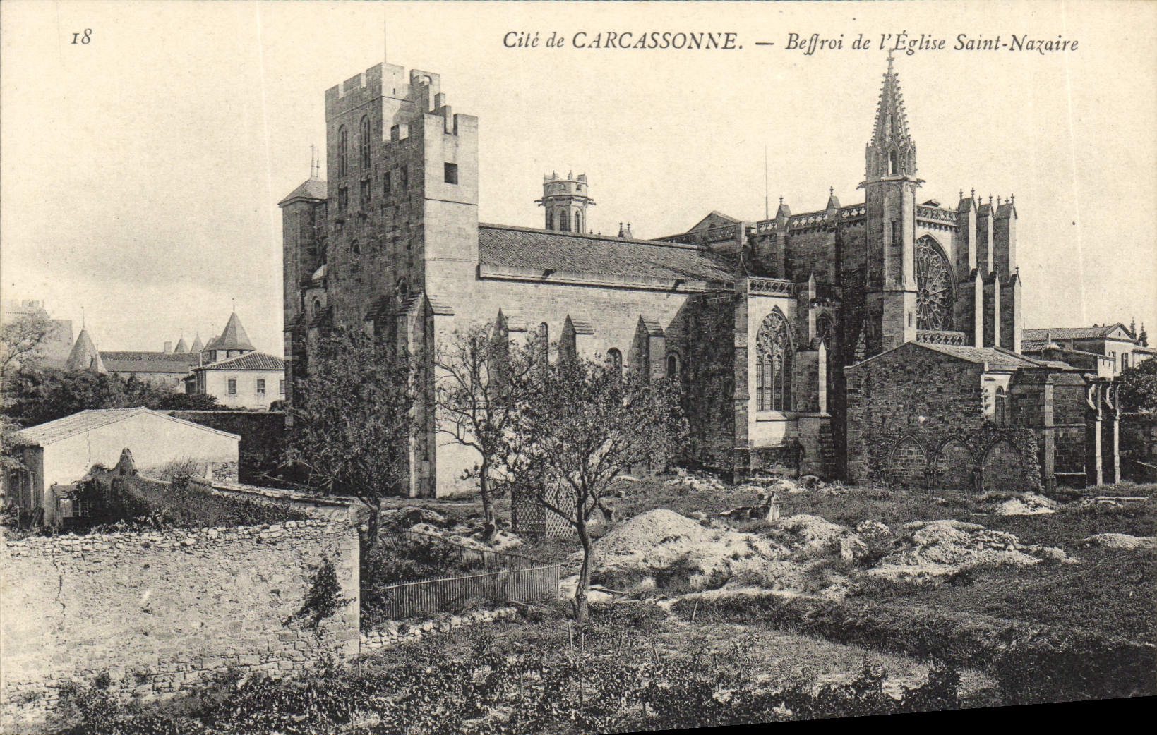 CPA Cite de Carcassonne Beffroi de l'eglise Saint Nazaire 