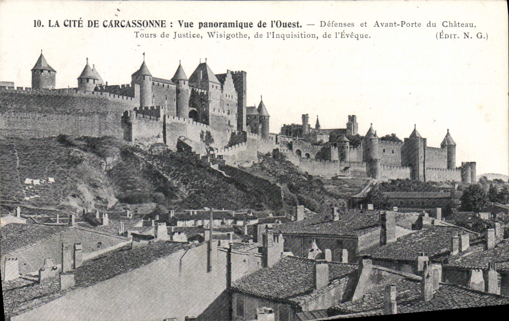 CPA La Cite de Carcassonne vue panoramique de l'Ouest defenses et avant porte du chateau tours de ju