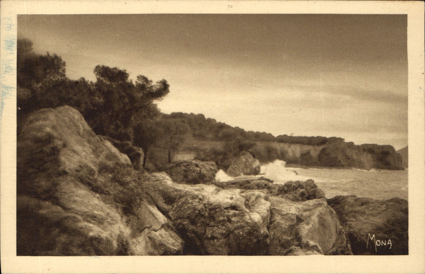 Les rochers de Sainte-Marguerite — Toulon — éditeur Mona, n° de série non visible