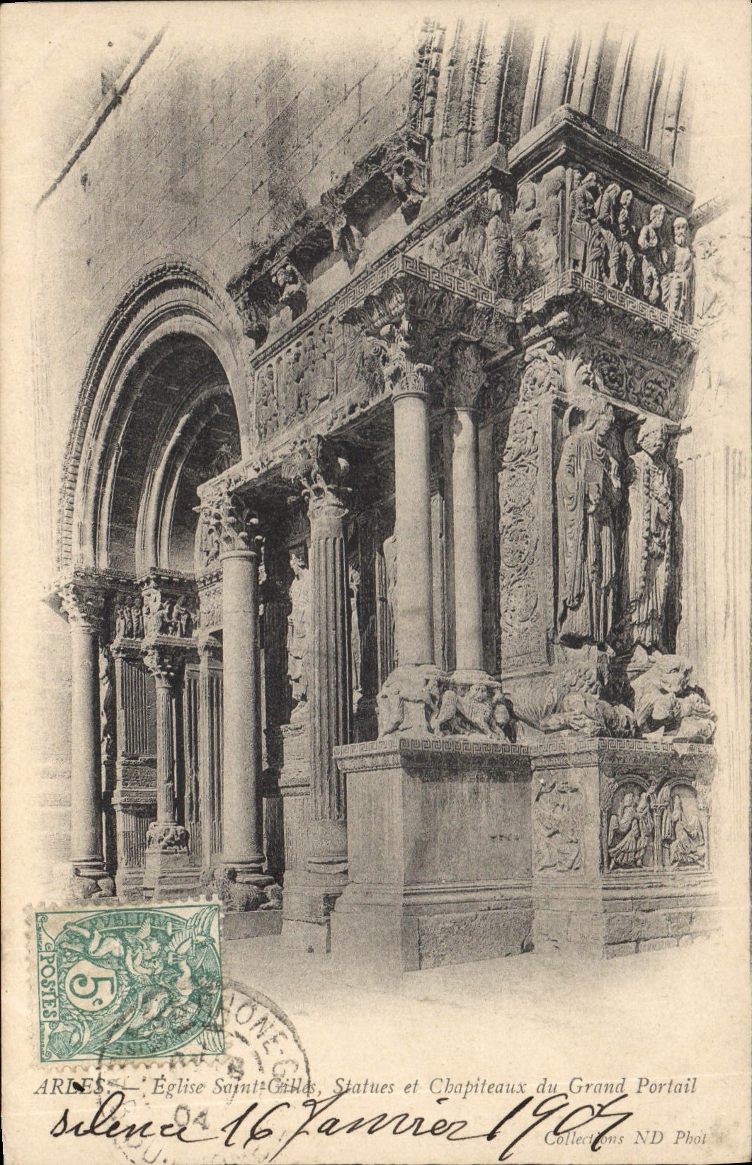 Arles — Église Saint-Clair, Statues et Chapiteaux du Grand Portail — Collections ND Phot