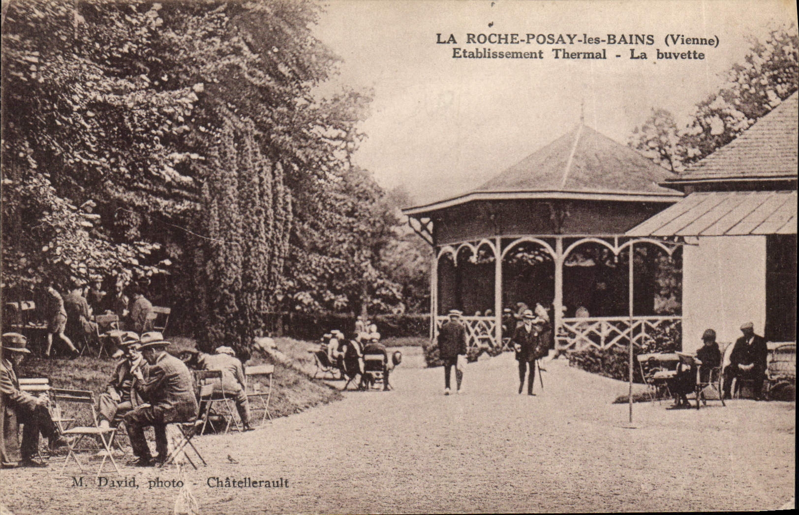 La Roche-Posay-les-Bains (Vienne) — Établissement Thermal - La buvette — M. David, photo - Châtellerault