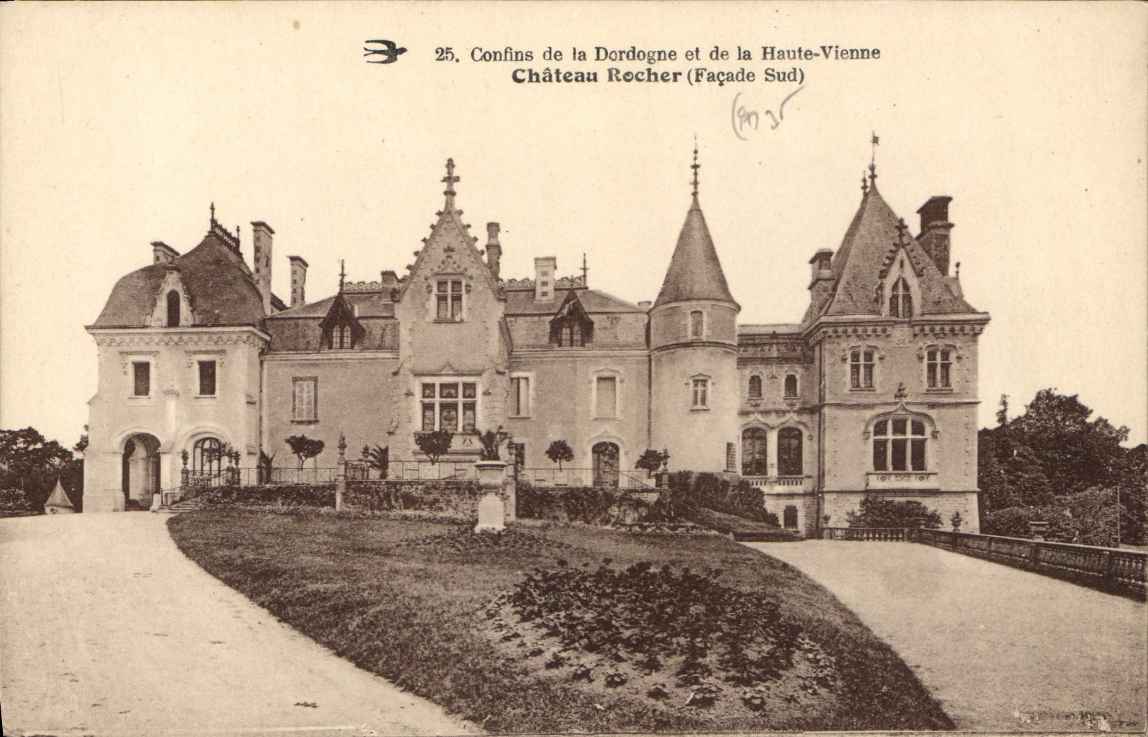 CPA Confins de la Dordogne et de la Hte Vienne Chateau Rocher 