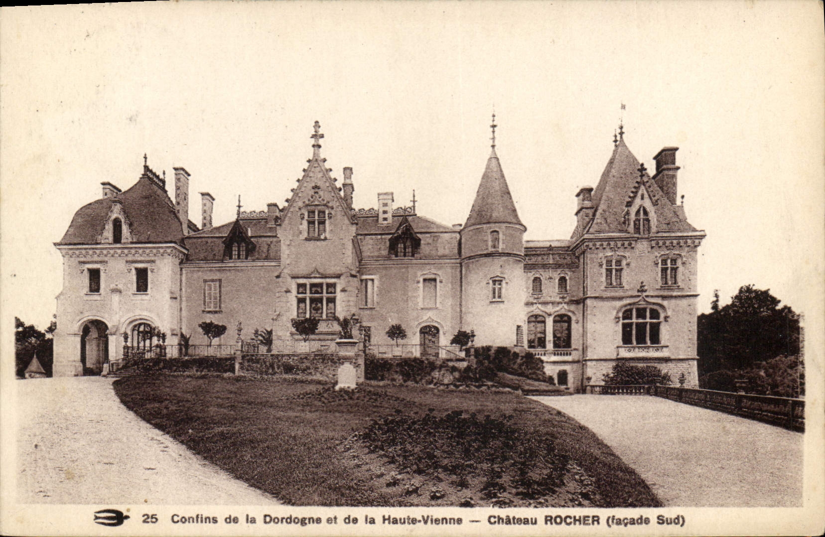 Château ROCHER — Confins de la Dordogne et de la Haute-Vienne — façade Sud