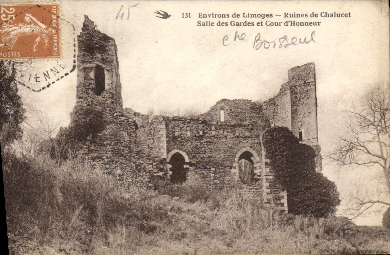 CPA Environs de Limoges Ruines de Chalucet Salle des Gardes et Cour d'Honneur 
