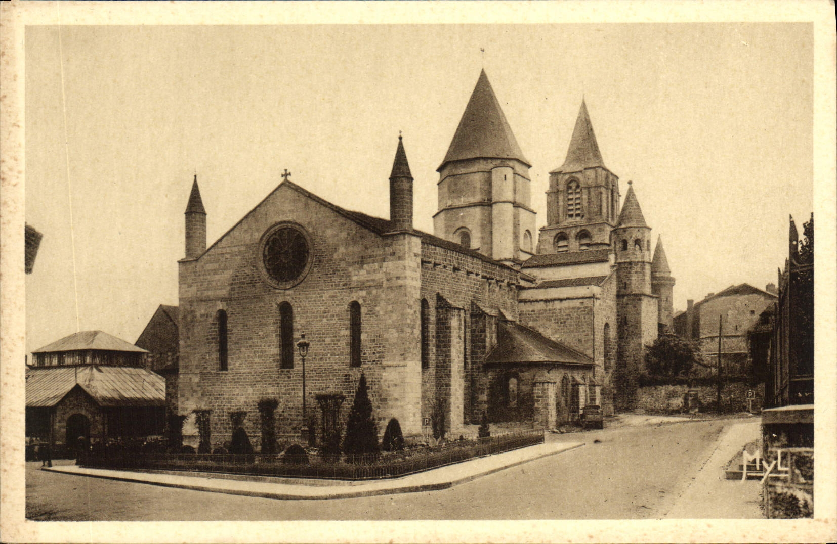 CPA St Junien Hte Vienne L'Eglise Paroissiale Monument historique 
