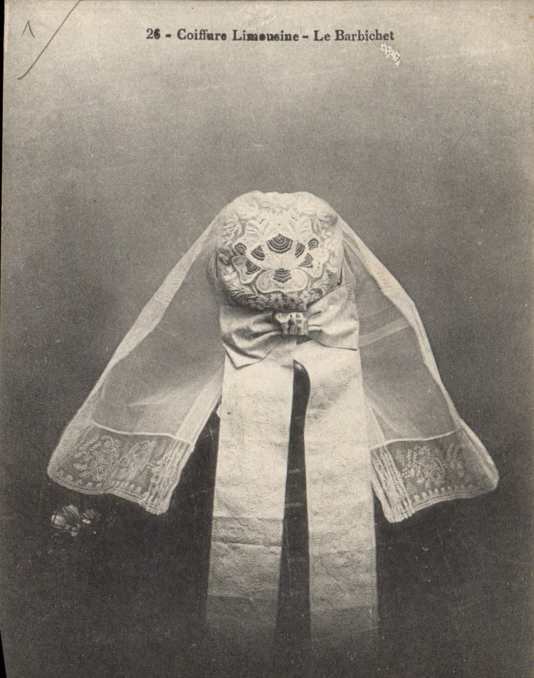 Limousinische Frisur - Le Barbichet — Hochzeitskappe mit besticktem Schleier