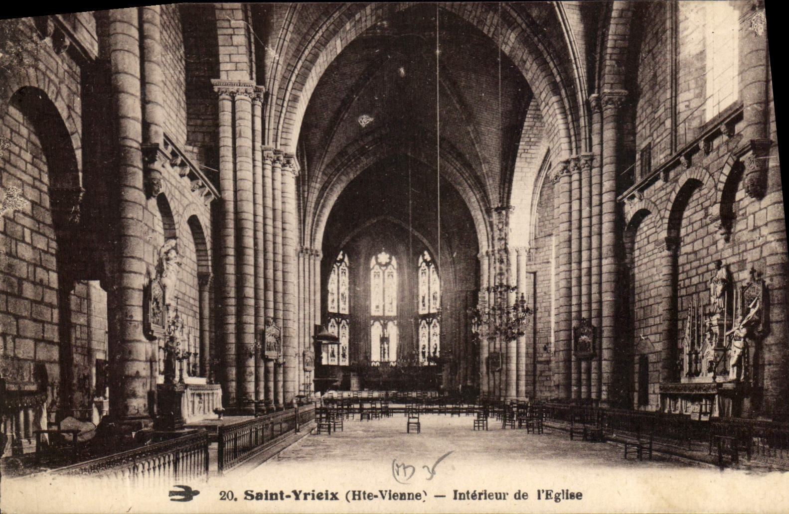 CPA St Yrieix Hte Vienne Interieur de l'Eglise 