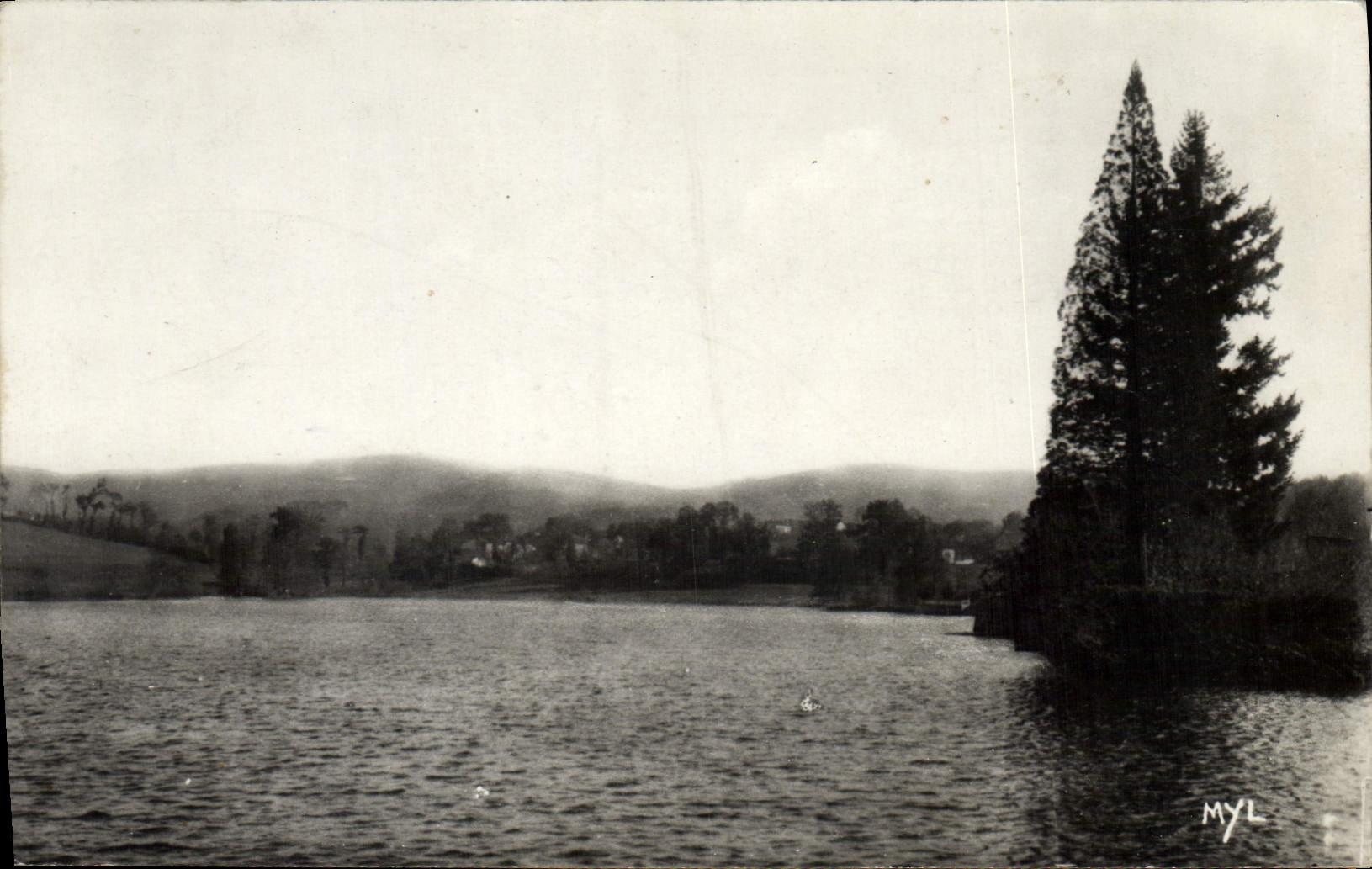Peyrat-le-Château — l'Étang et les Montagnes — Édition Savaud