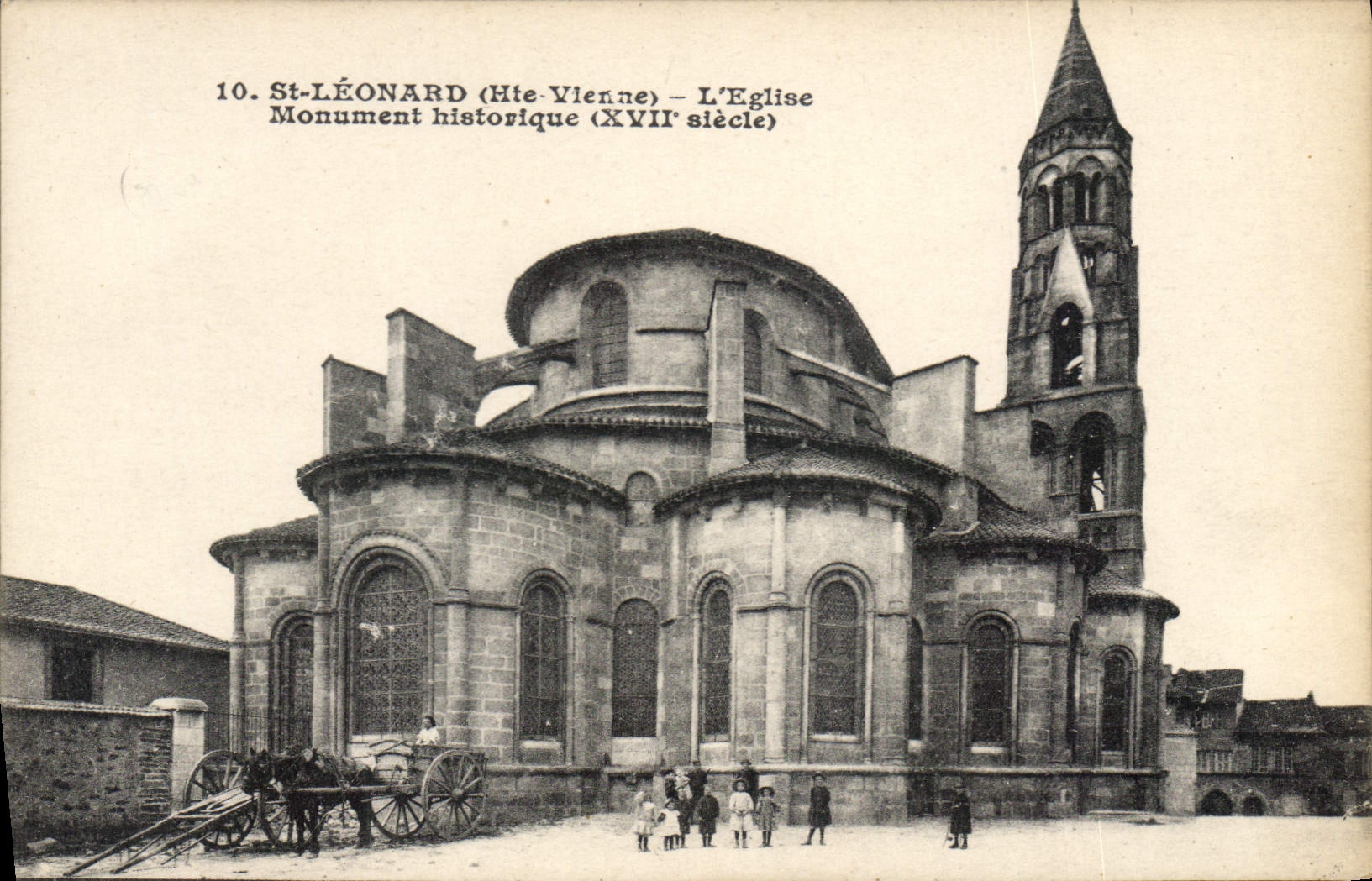 St-Léonard (Hte-Vienne) — The Church, historical monument of the 17th century — publisher BERG, no. 10