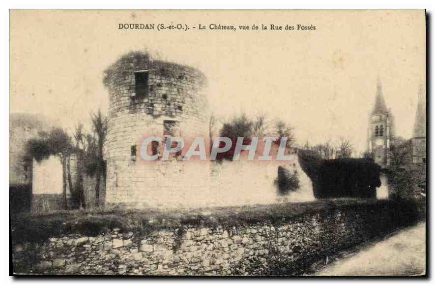 Dourdan (S.-et-O.) — Le Château, vue de la Rue des Fossés — éditeur L. Loup, Dourdan