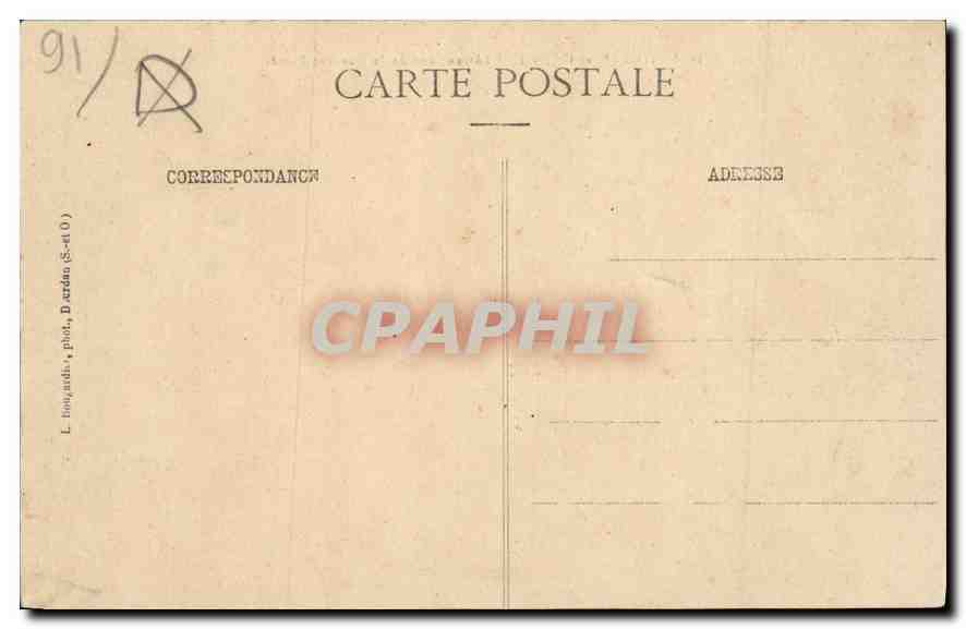 Dourdan (S.-et-O.) — Le Château, vue de la Rue des Fossés — éditeur L. Loup, Dourdan — Reverso