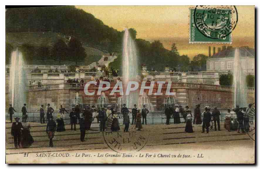 CPA Saint Cloud Le Parc Les Grandes Eaux Le Fer a Cheval vue de face 