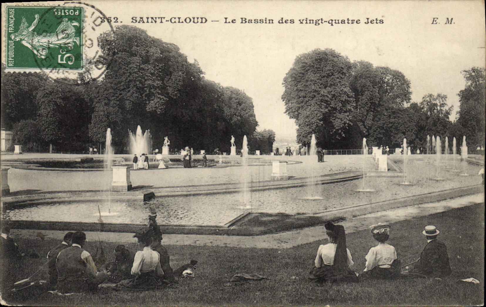 CPA Saint Cloud Le Bassin des vingt quatre Jets 