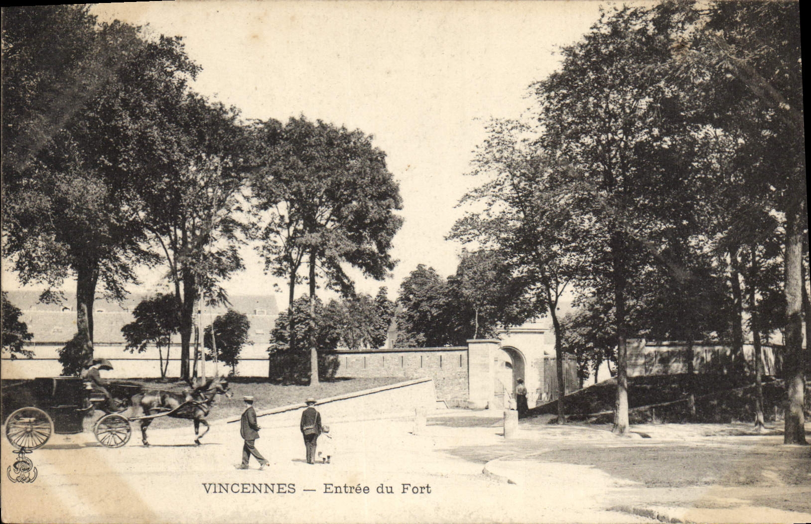 CPA Vincennes Entree du Fort 
