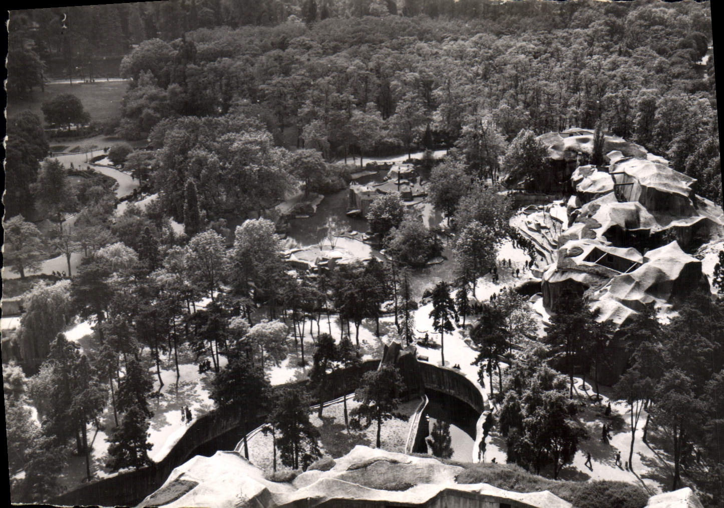 Paris-Vincennes (Seine) — The Zoological Park, view taken from the big rock — André Leconte, rue de la Croix-de-la-Bretonnerie