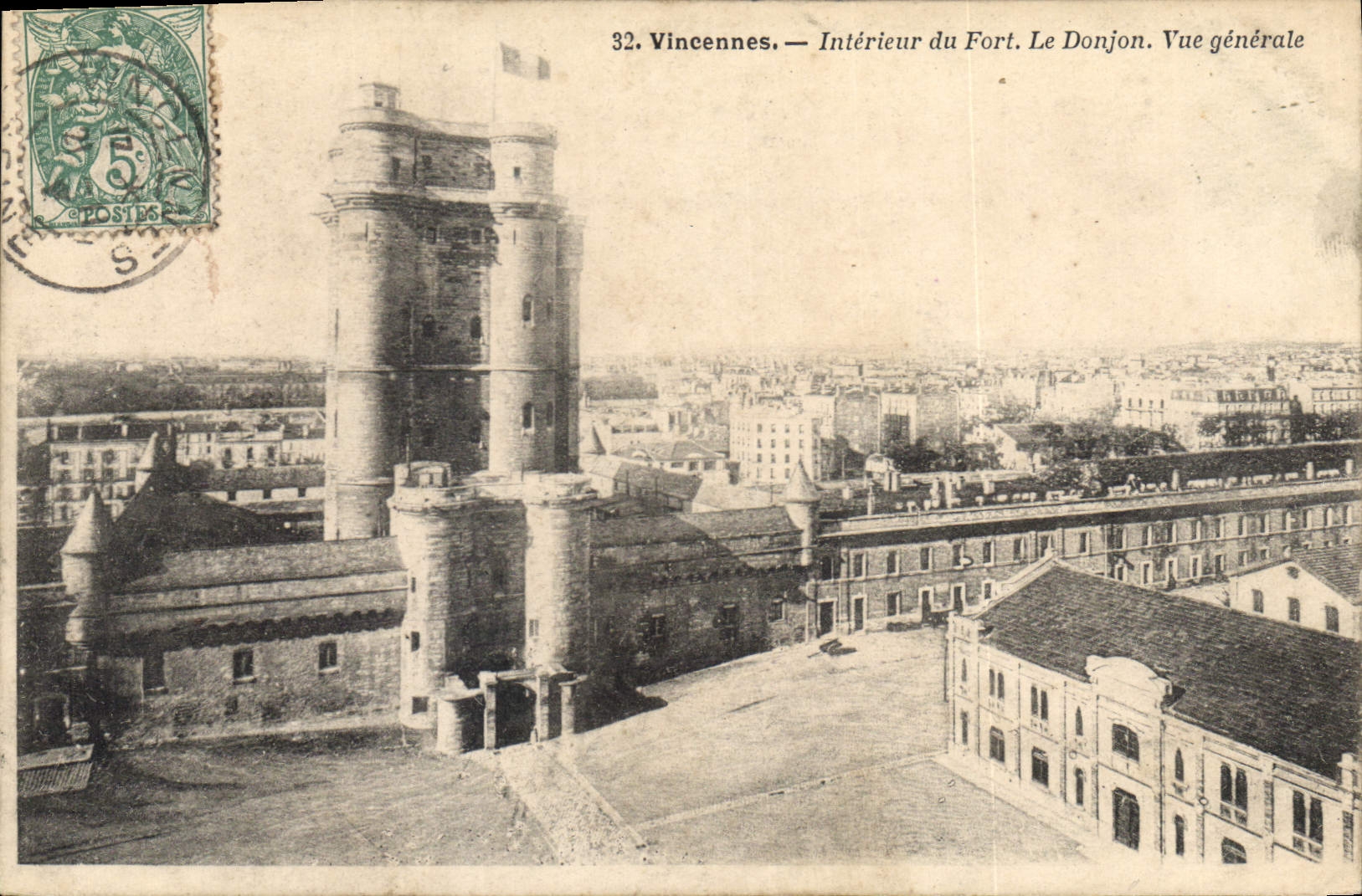 Vincennes — Intérieur du Fort. Le Donjon. Vue générale — F. PONDEBAT, 37, rue Falchier, Paris