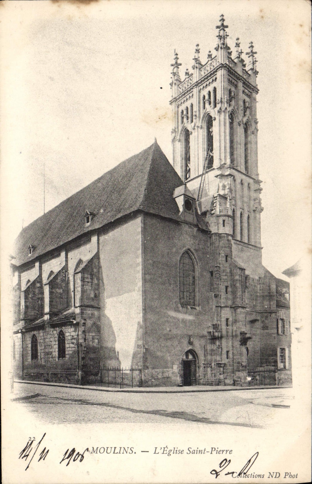 CPA Moulins L'Eglise St Pierre 