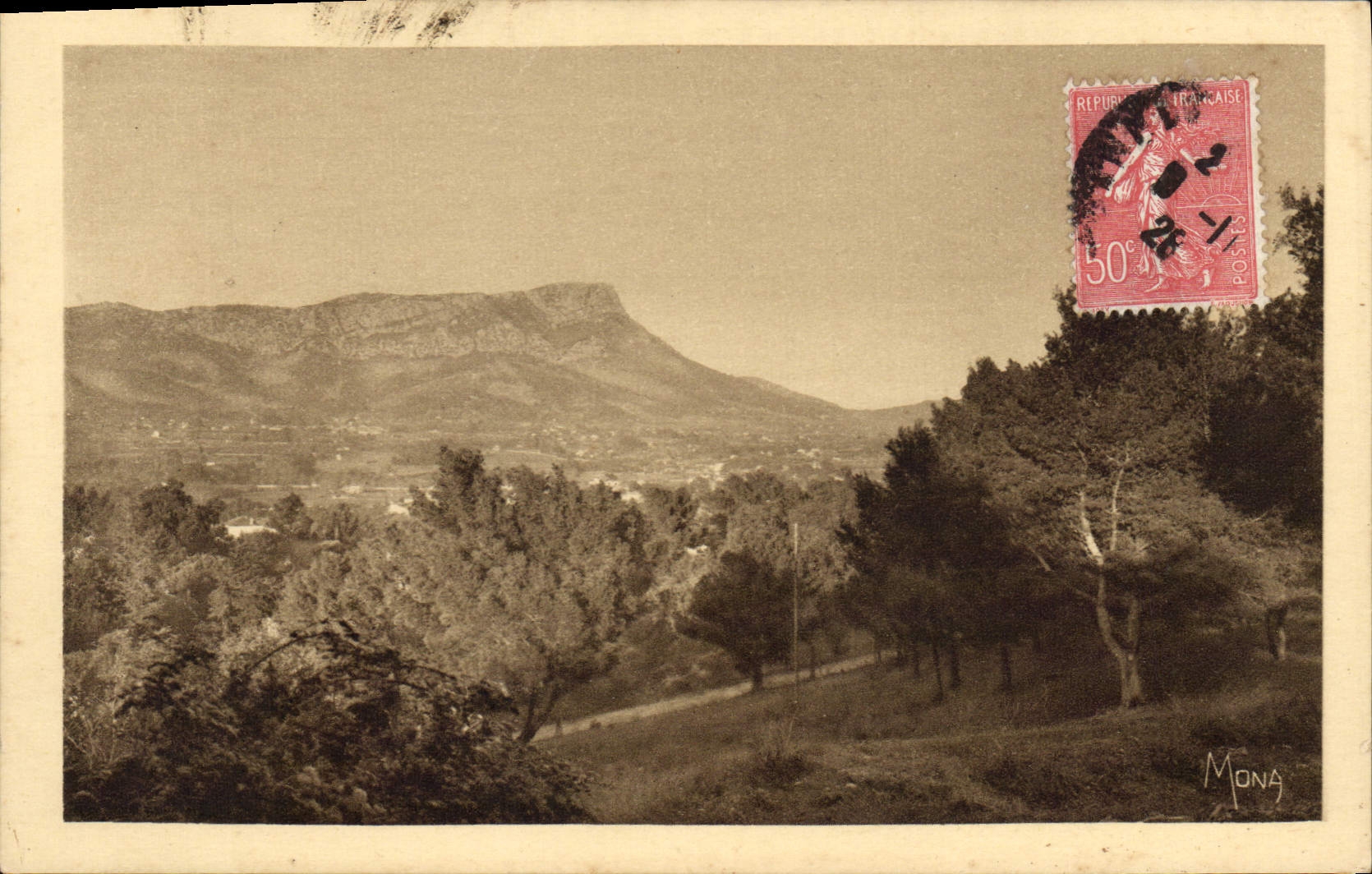 Le Mont Coudon — vue prise des hauteurs du Cap Brun — éditeur MONA, série SE 214
