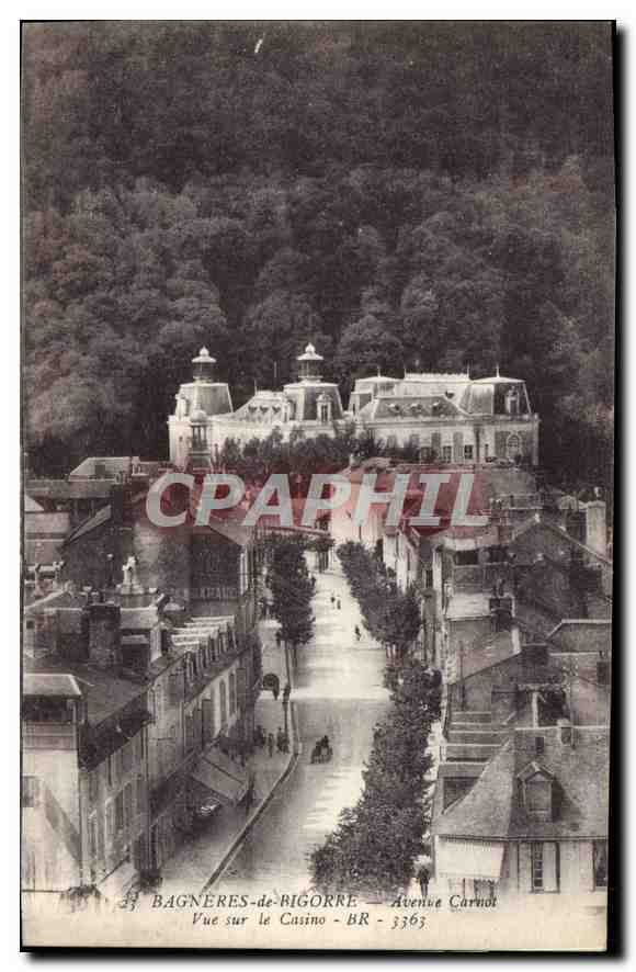 CPA Bagneres de Bigorre Avenue Carnot Vue sue le Casino 