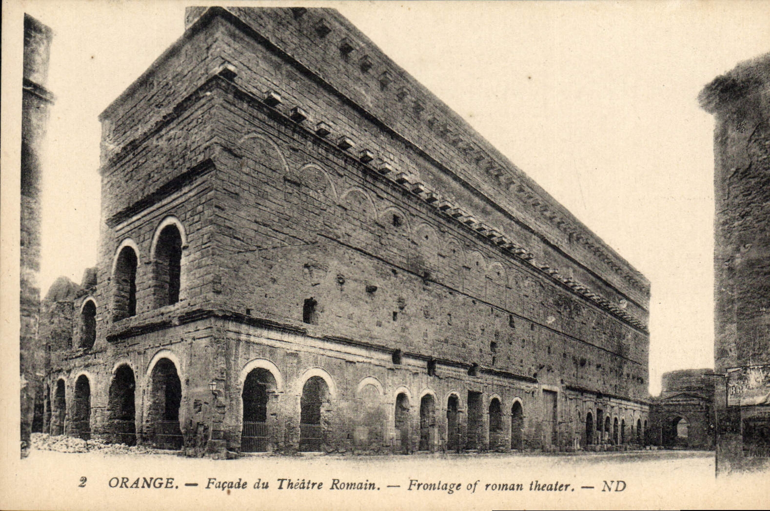 CPA Orange Facade du Theatre Romain Frontage of roman theater 