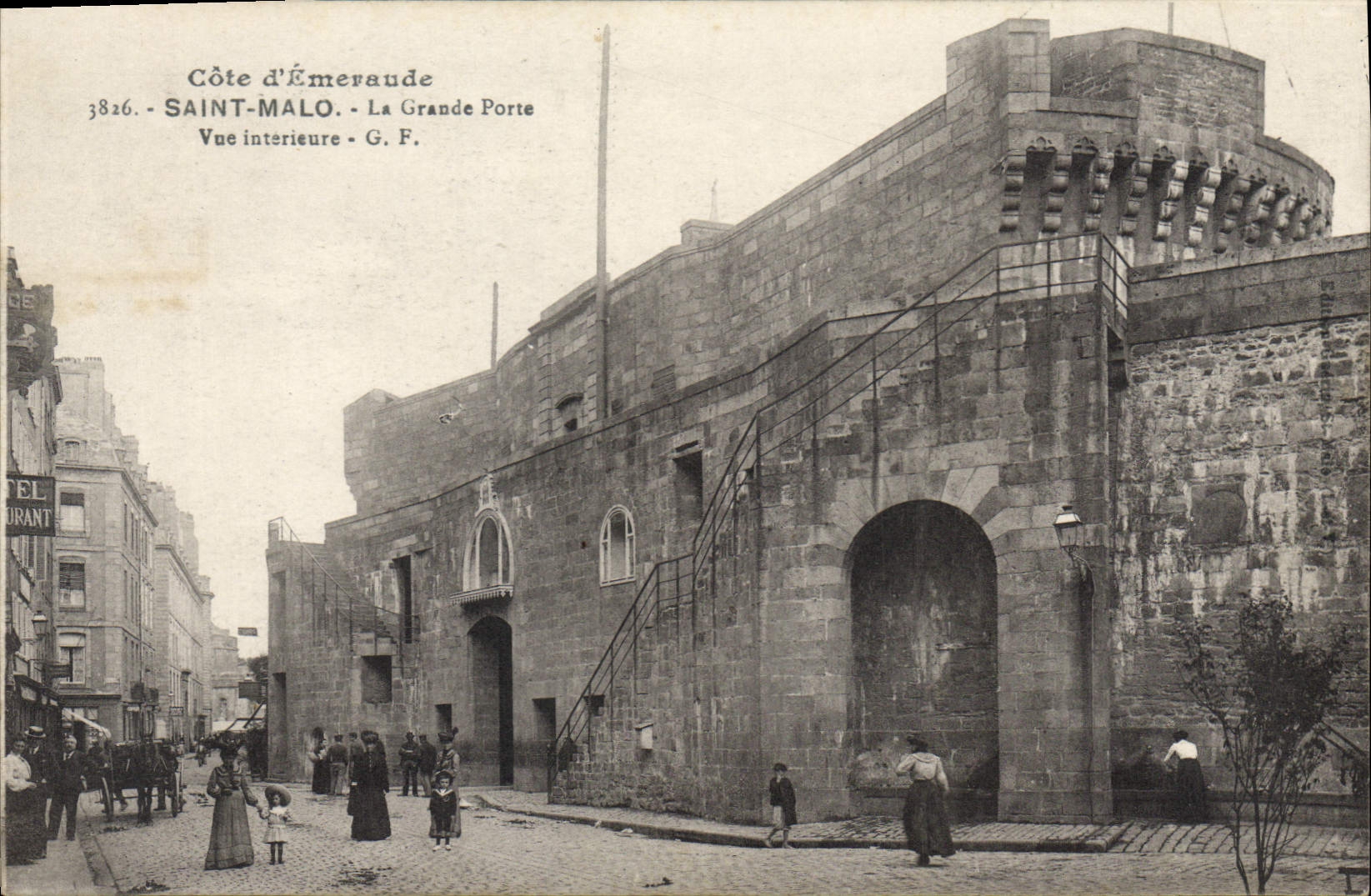 Saint-Malo - La Grande Porte — Vue intérieure — G. F. n° 3826