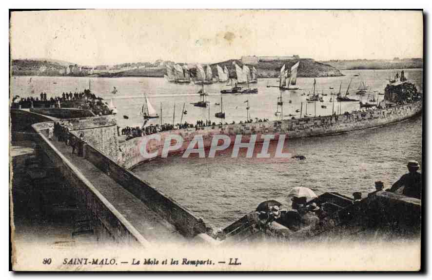 CPA Saint Malo Le Mole et les Remparts 