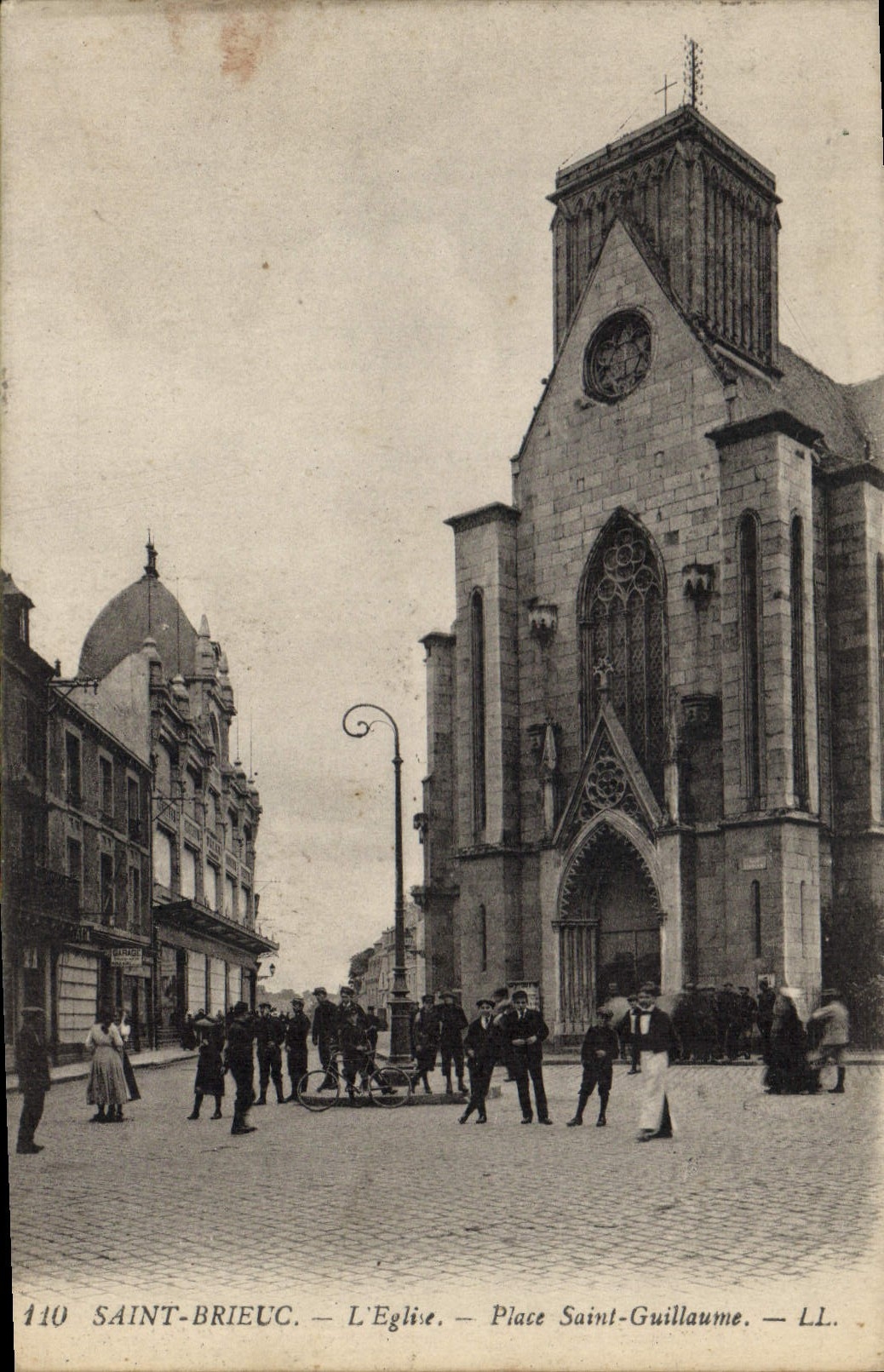 Saint-Brieuc — L'Église — Place Saint-Guillaume — LL. n°110