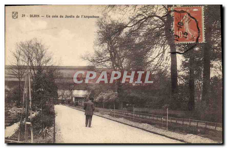 CPA Dijon un coin du jardin de l'Arquebuse 
