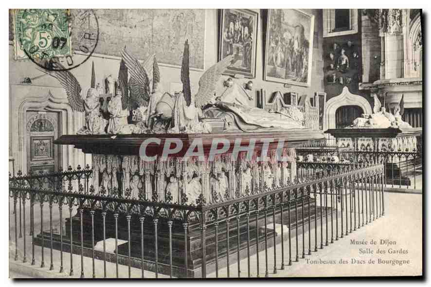 CPA Musee de Dijon salle des Gardes Tombeaux des Dacs de Bourgogne 